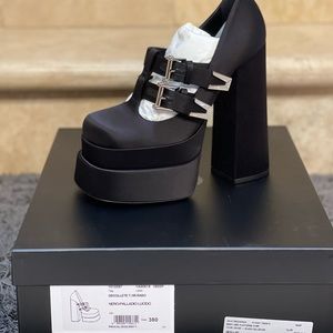 Versace Mary Jane pump size 38